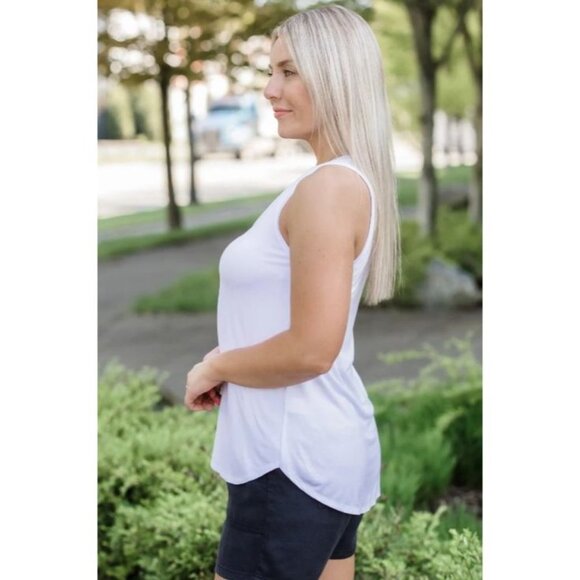 NWT Silver Icing Freeloader White Mad About You v-neck tank  size M/L - Picture 14 of 16